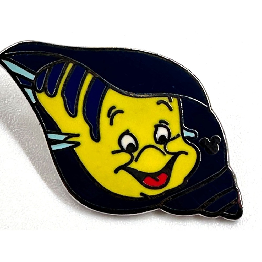 Disney Hidden Mickey Pin FLOUNDER LITTLE MERMAID Character Shells 2009 PP69170